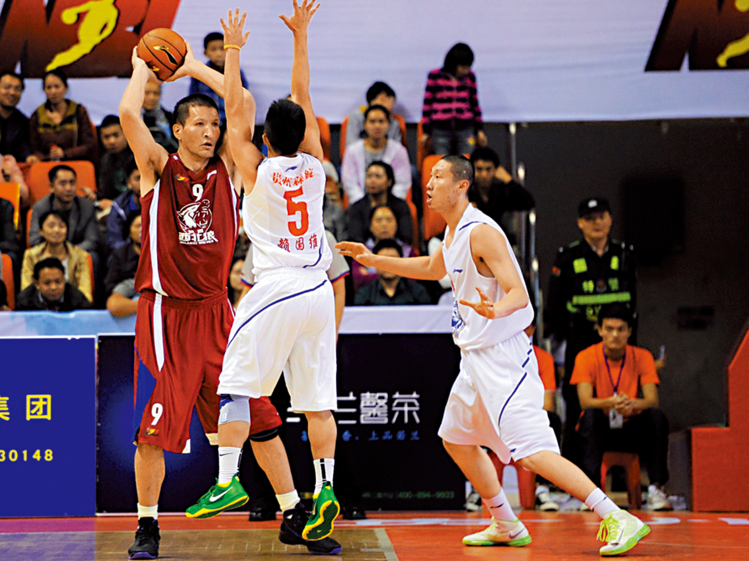 　　圖：巴特爾（左）於2015年退役。