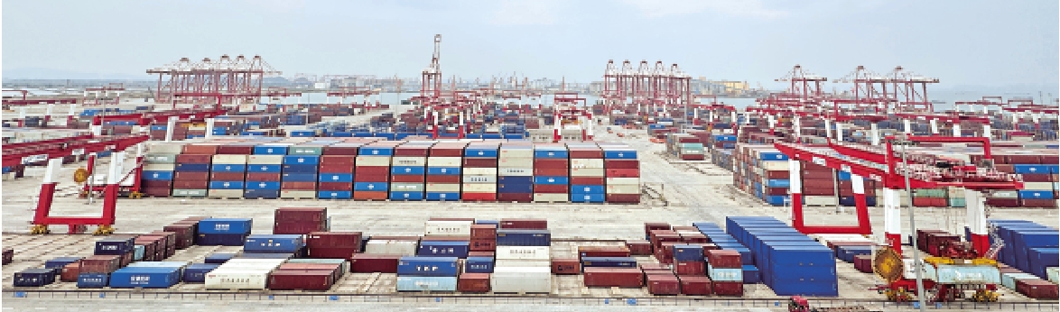 　　圖：廣州港南沙港區四期碼頭，全自動化運作。\大公報記者黃寶儀攝