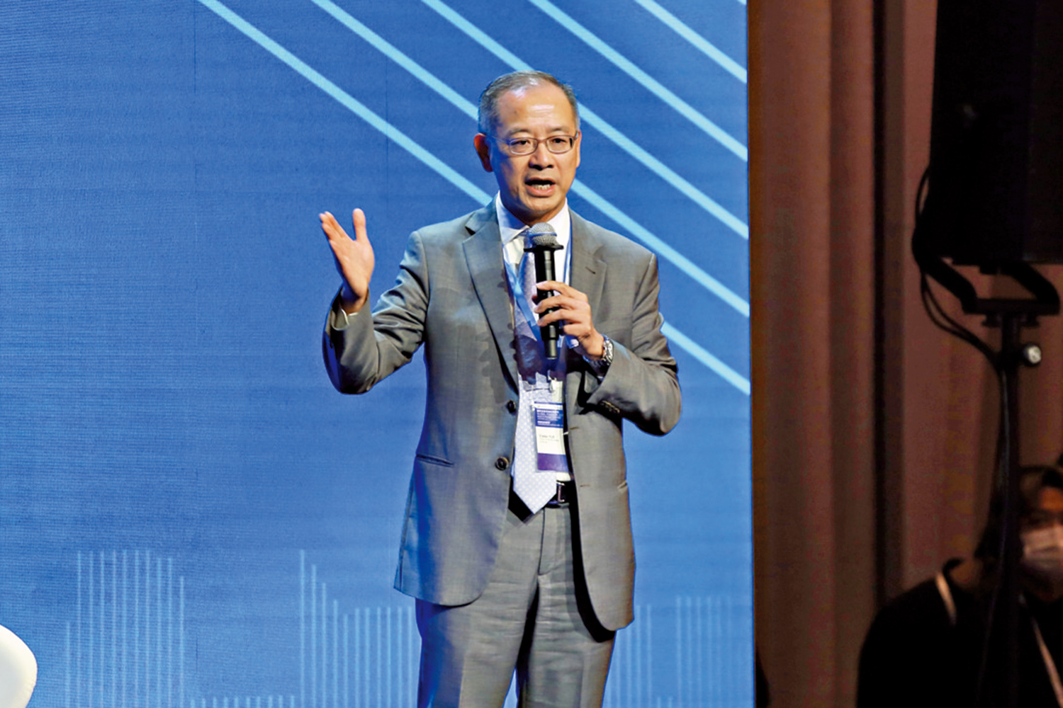 　　圖：金管局總裁余偉文表示，峰會成功匯聚國際金融市場的領袖人物，反映他們對香港投下信心一票。