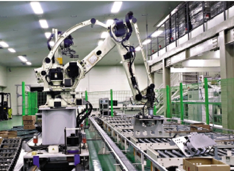 　　圖：韓國一個工廠車間7日發生機械手臂壓死工人事故。\美聯社