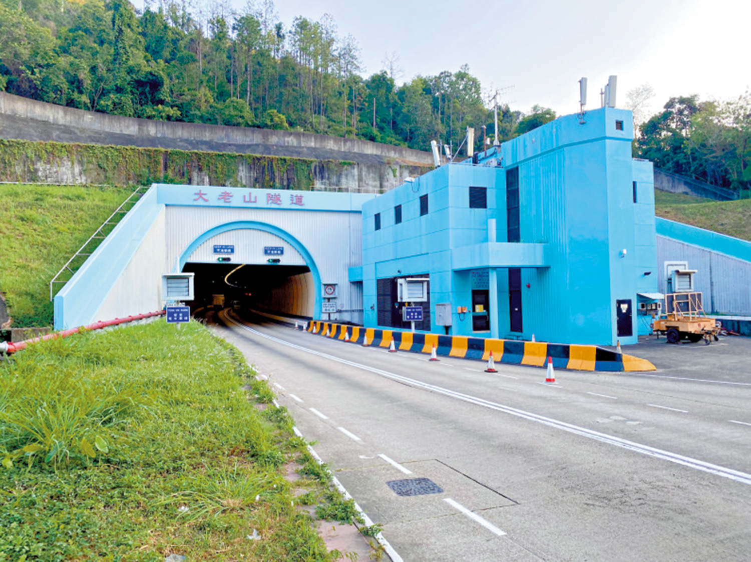 　　圖：大老山隧道將於11月26日上午5時起實施「易通行」，駕駛者屆時毋須停車或排隊付款。