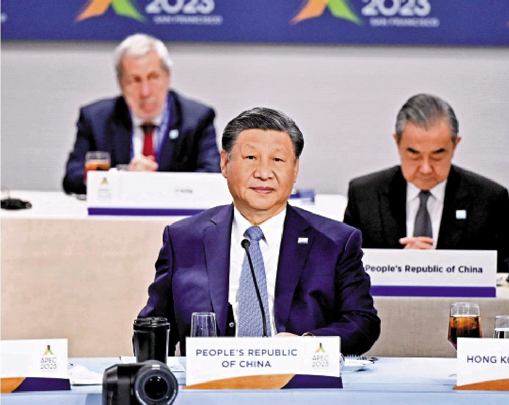 　　圖：當地時間11月16日中午，國家主席習近平在舊金山出席亞太經合組織領導人同東道主嘉賓非正式對話會暨工作午宴。\新華社