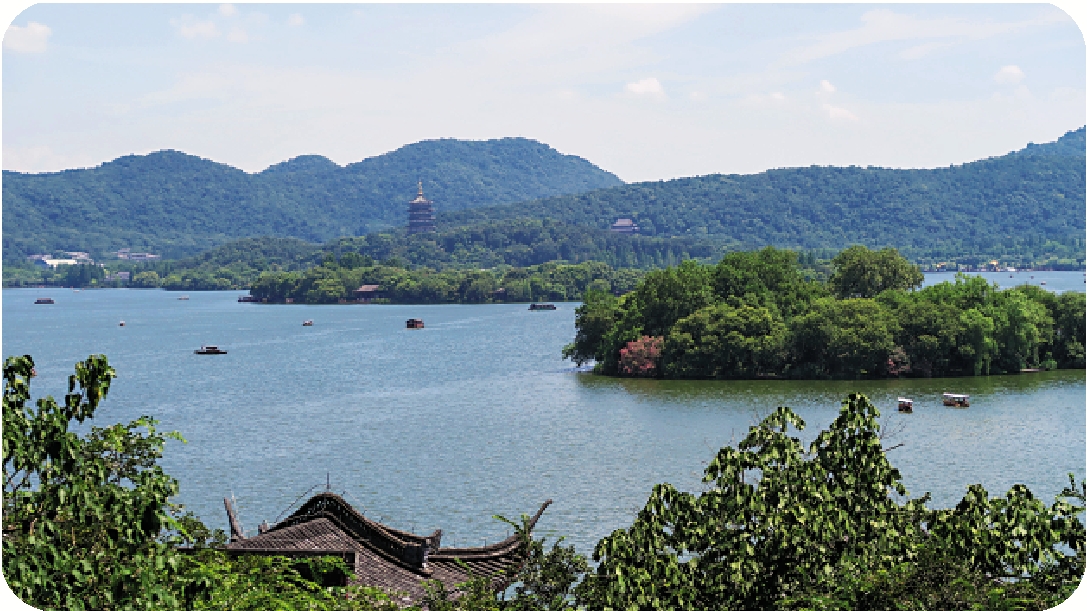 　　圖：在孤山遠望雷峰塔。資料圖片