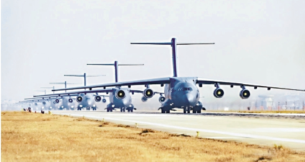 　　圖：空軍近日組織的大型戰略投送演習出動多架運-20。