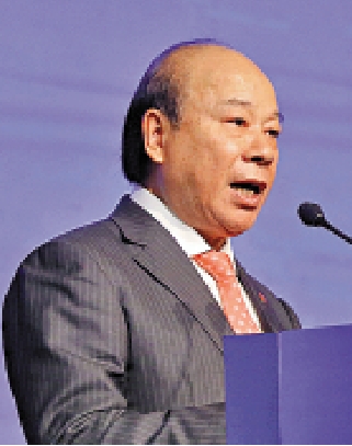 　　圖：全國政協常委、香港廣東社團總會主席龔俊龍致辭。