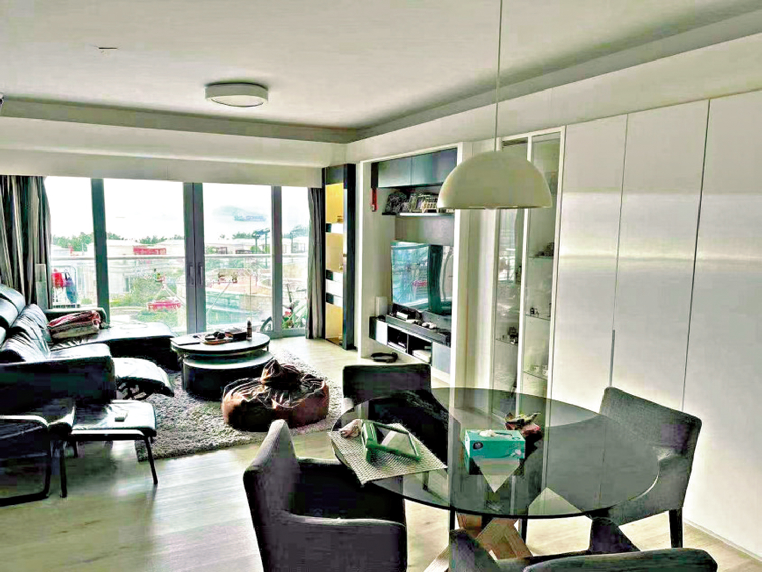 　　圖：原由前新聞主播趙海珠夫婦持有的貝沙灣「4按」銀主盤（圖），劈價逾千萬元沽出。