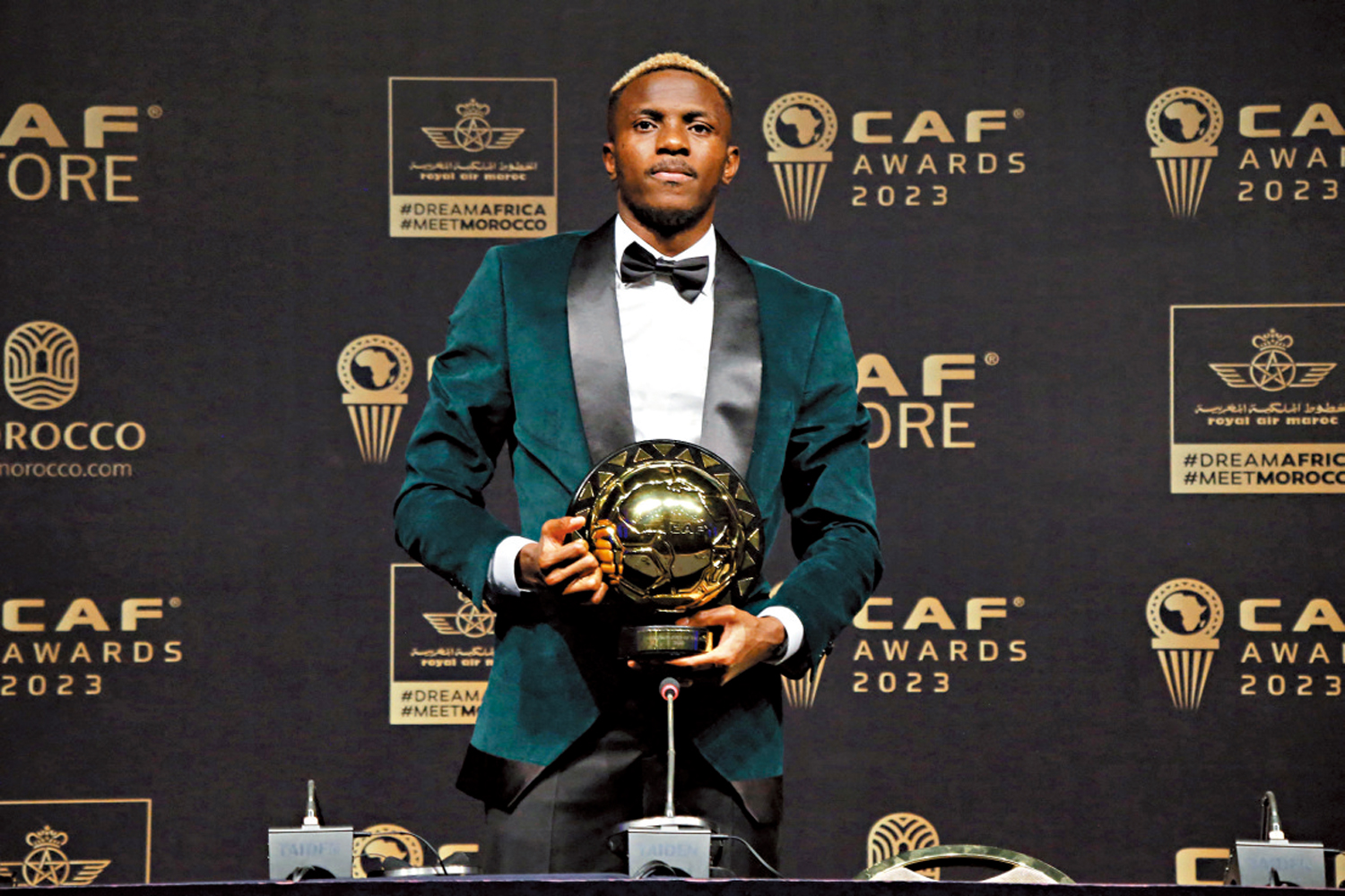 　　圖：奧森漢以出色表現力壓沙拿，當選非洲足球先生。\法新社