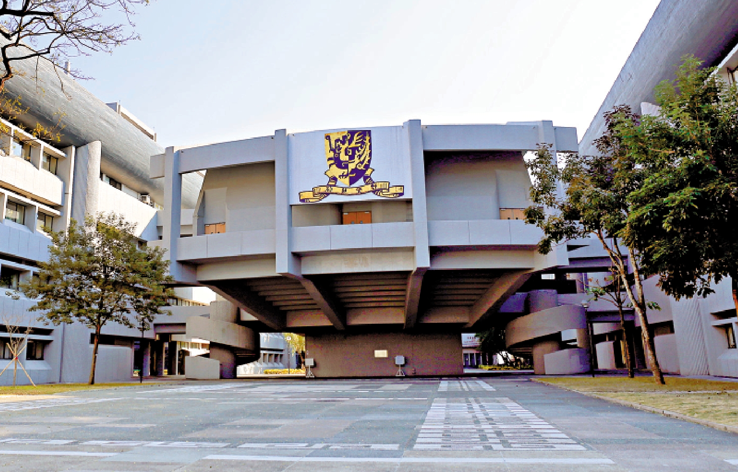 吳任職中大16年 管理多個行政部門 - 大公報