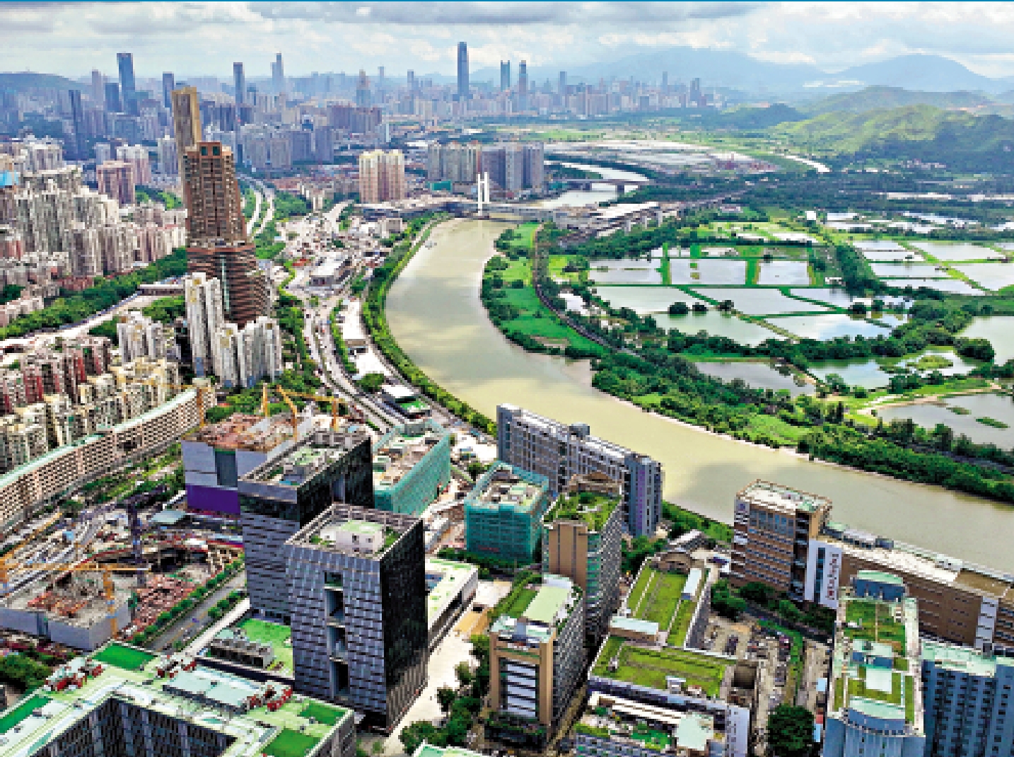 　　圖：《大灣區標準合同》先行先試安排，首階段會公開邀請對跨境服務需求較為殷切的銀行業、徵信業及醫療業機構參與。