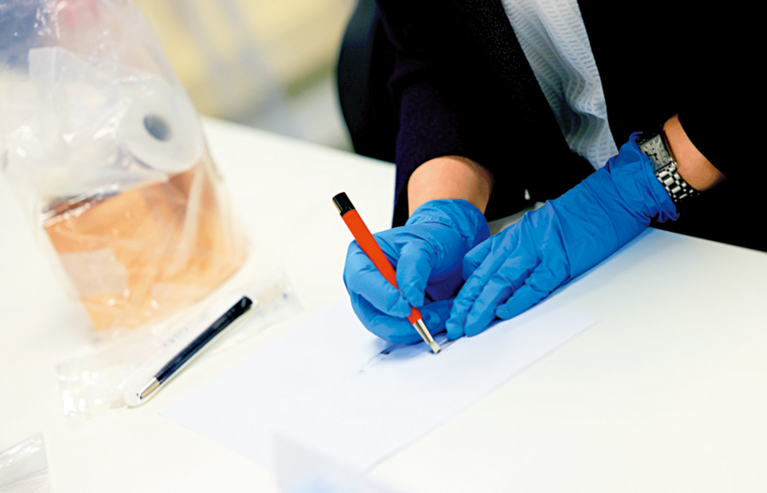 　　圖：文物修復與時並進，採用新物料新方法。\資料圖片