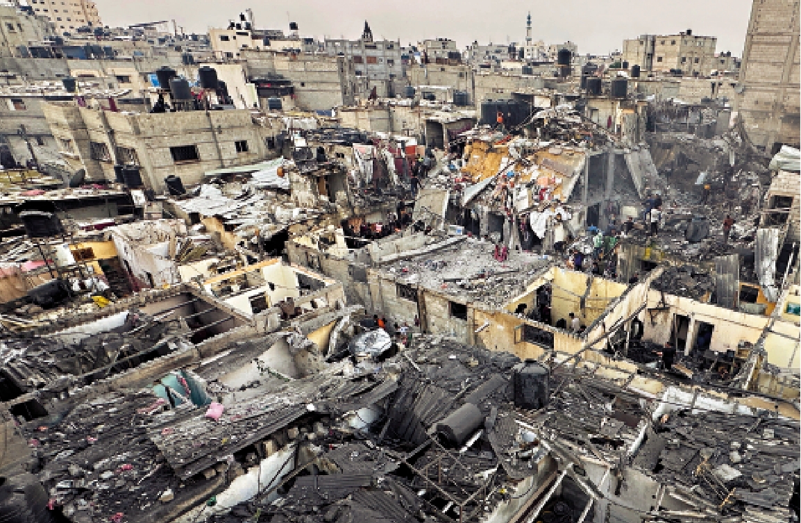 　　圖：拉法多處建築被炸成廢墟。\路透社