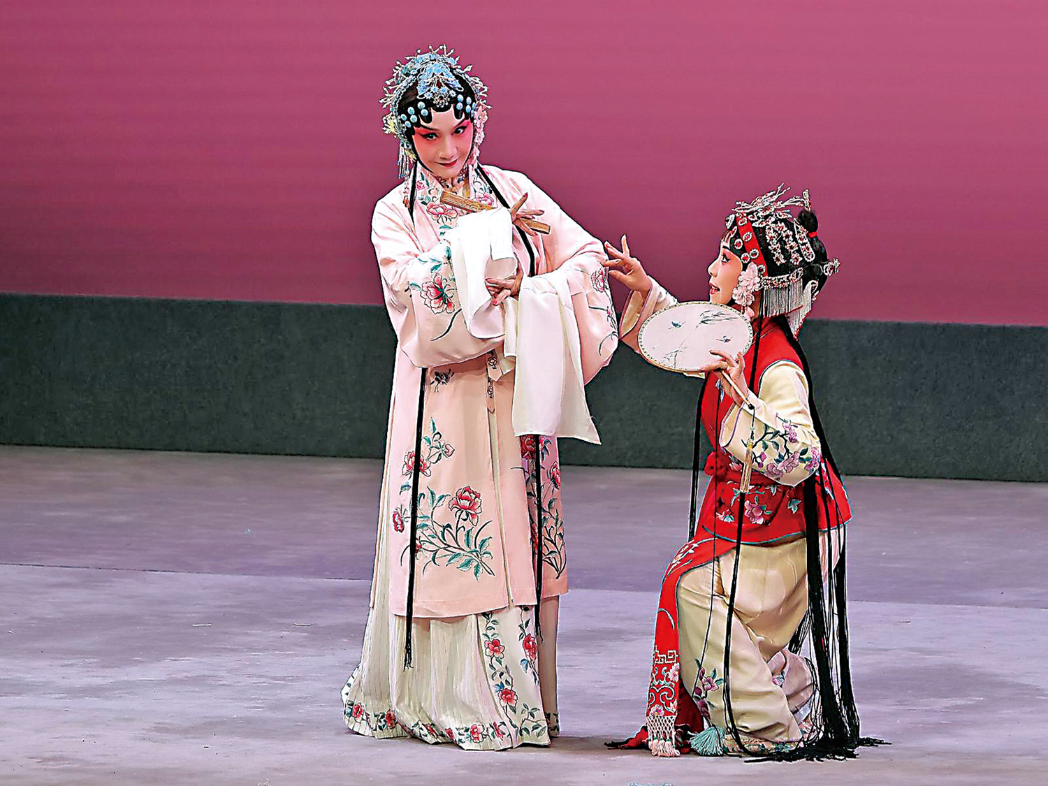 　　圖：二〇二三年十二月二十九日於西九戲曲中心舉行的《牡丹亭》演出照。\作者供圖