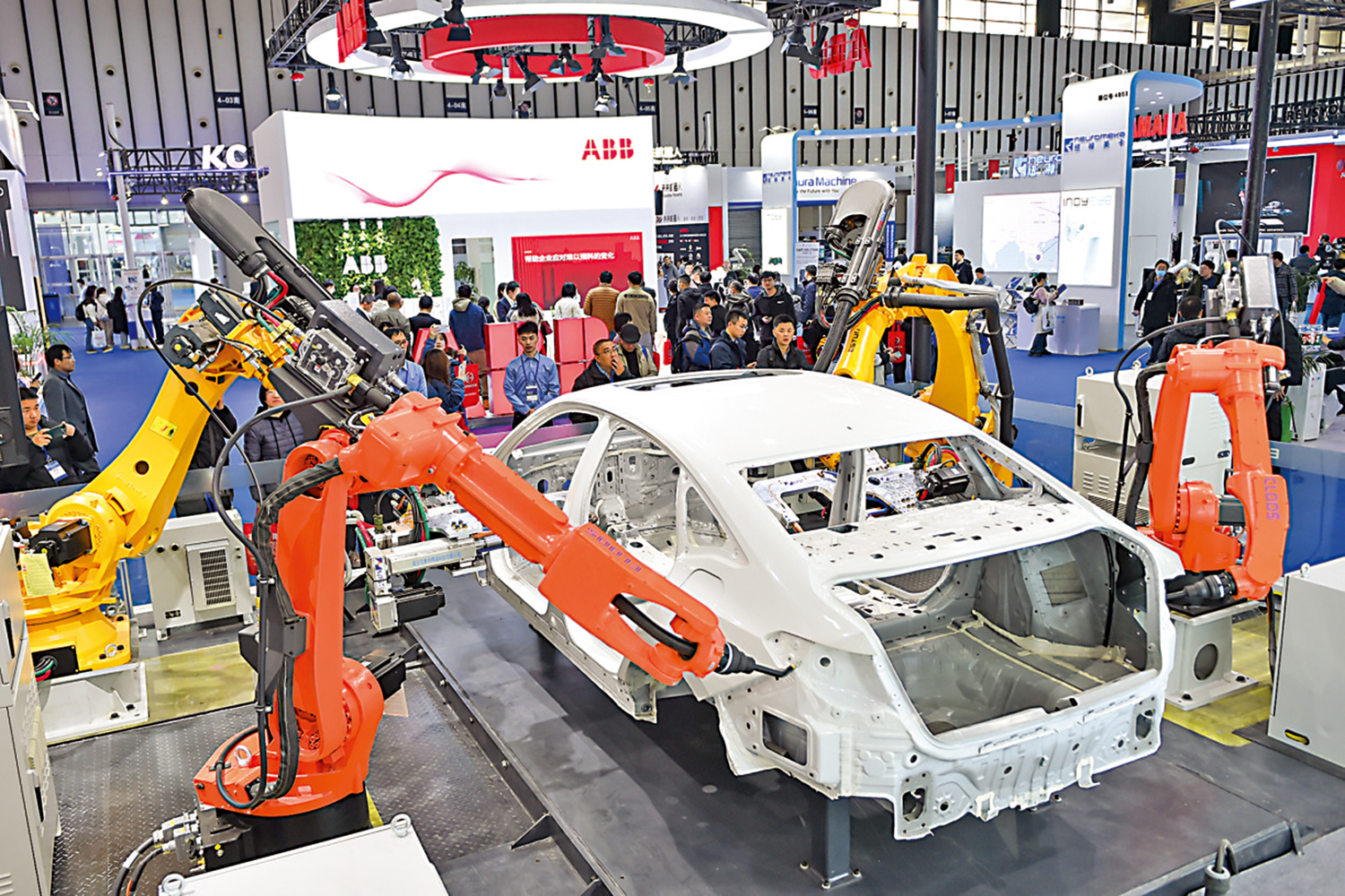 　　圖：2023南京世界智能製造大會工業機器人展區。\新華社