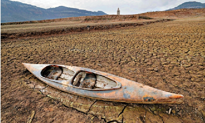 　　圖：西班牙近期出現乾旱。1月15日，圖為西班牙東北部加泰羅尼亞地區薩烏水庫乾涸。\法新社