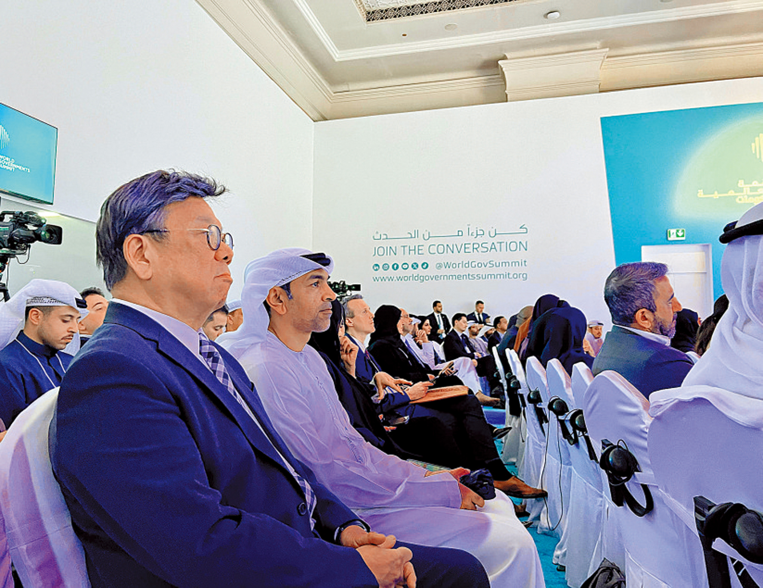 　　圖：在迪拜舉行的2024年世界政府高峰會，商經局局長丘應樺出席其中一場討論環節。