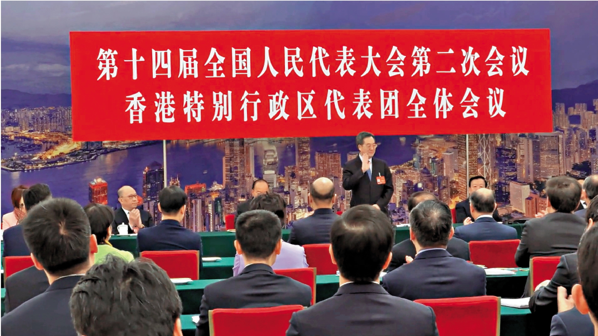 　　圖：中共中央政治局常委、國務院副總理丁薛祥參加香港代表團審議。