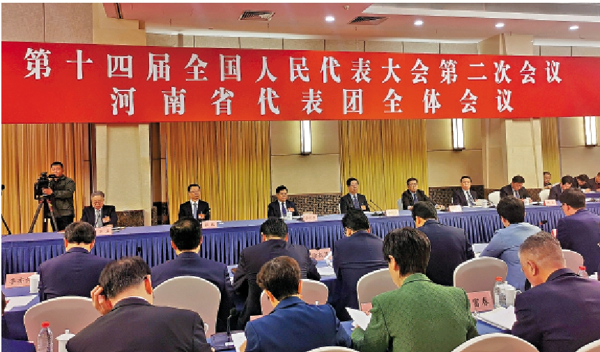 　　圖：7日，河南省代表團向中外媒體開放全體會議。\大公報記者張帥攝