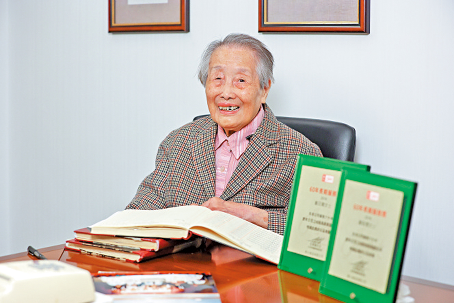 　　圖：103歲的龐敬嫻是現時美心最年長的員工。