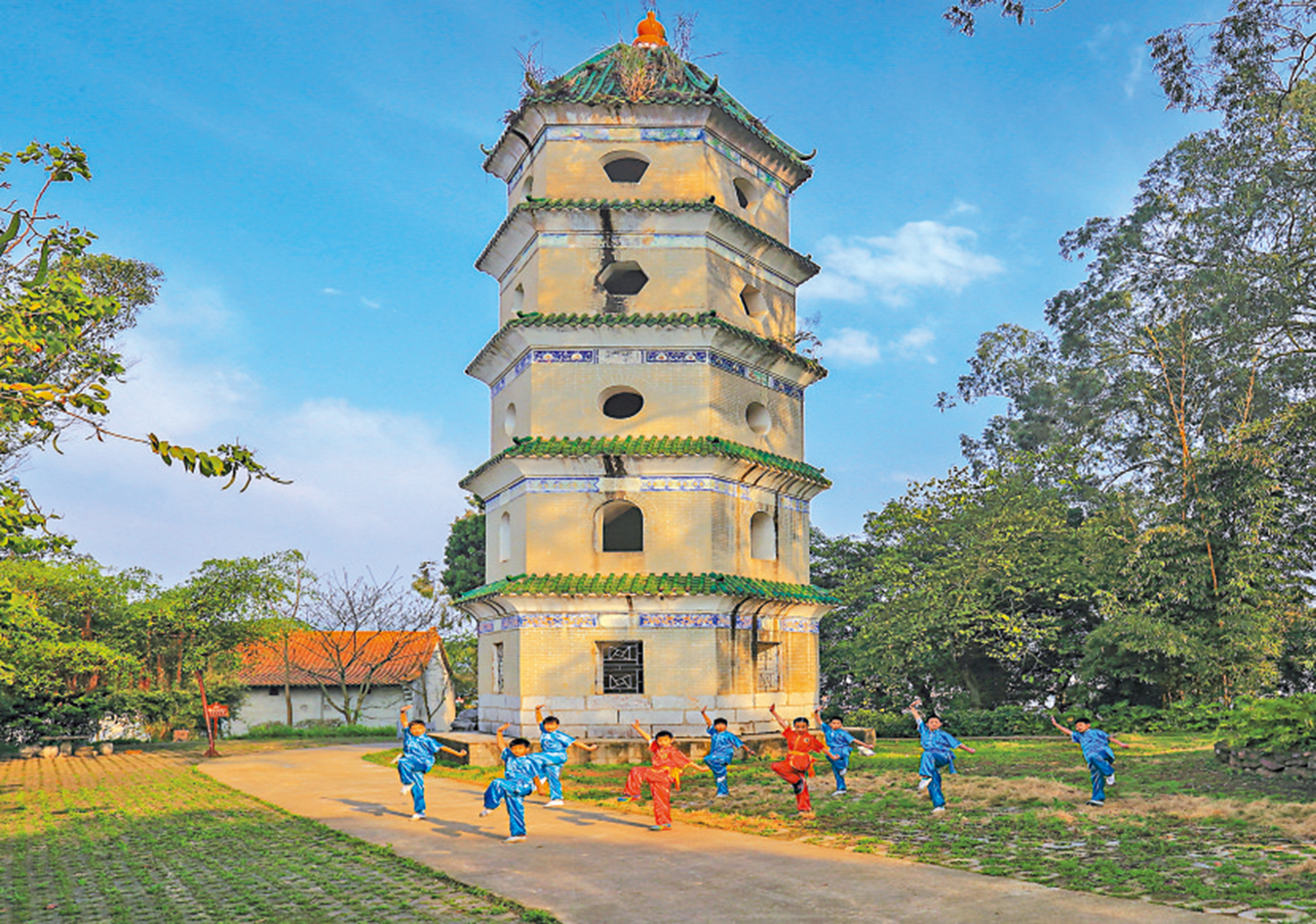 　　圖：梁羽生公園的文筆塔。