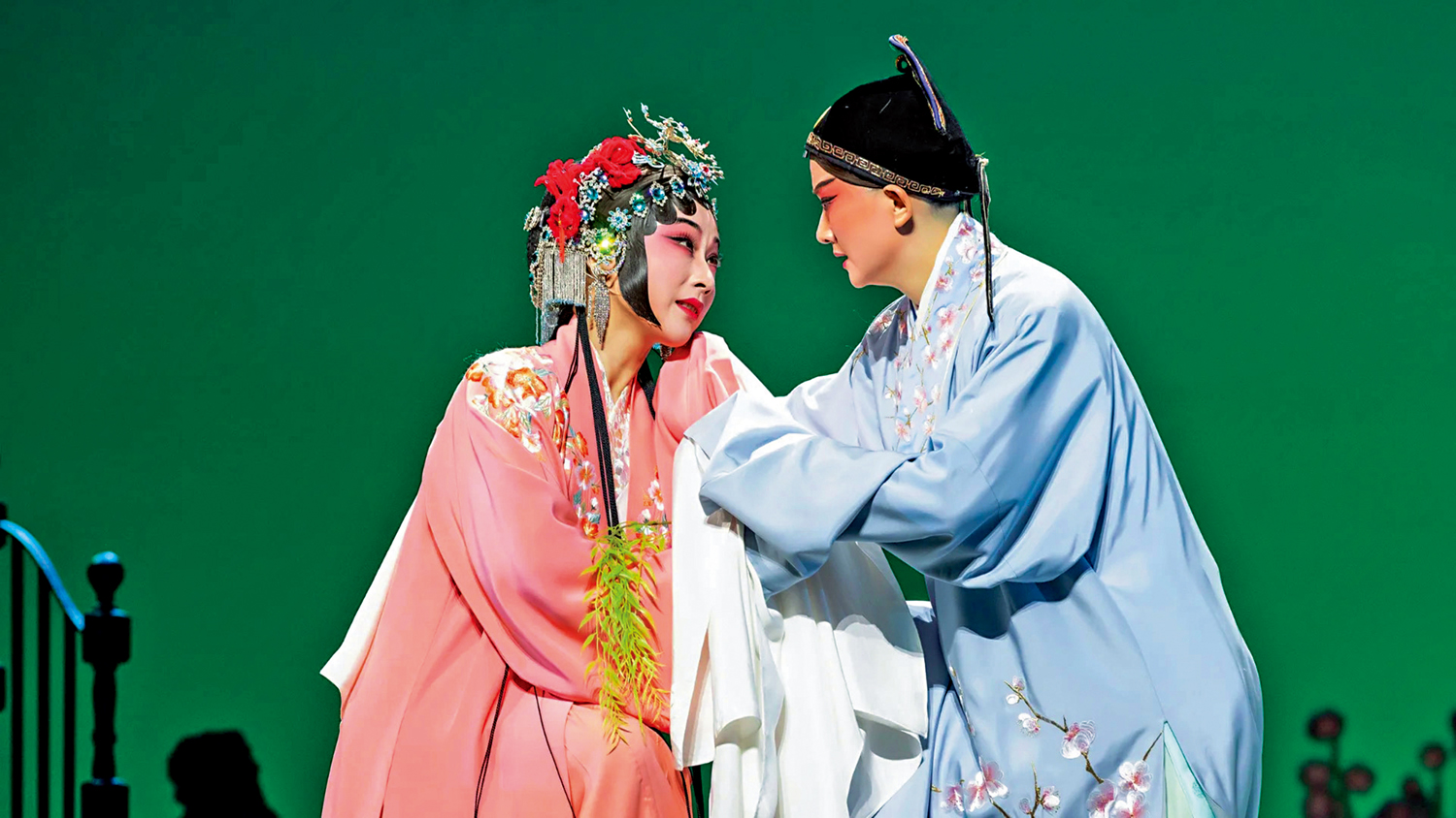 　　圖：上海崑劇團全本《牡丹亭》在今年香港藝術節上演。\劇照