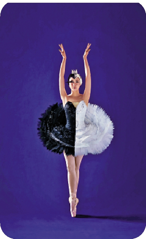 　　圖：《天鵝湖》女主角通常分飾黑天鵝與白天鵝兩個角色。\香港芭蕾舞團供圖