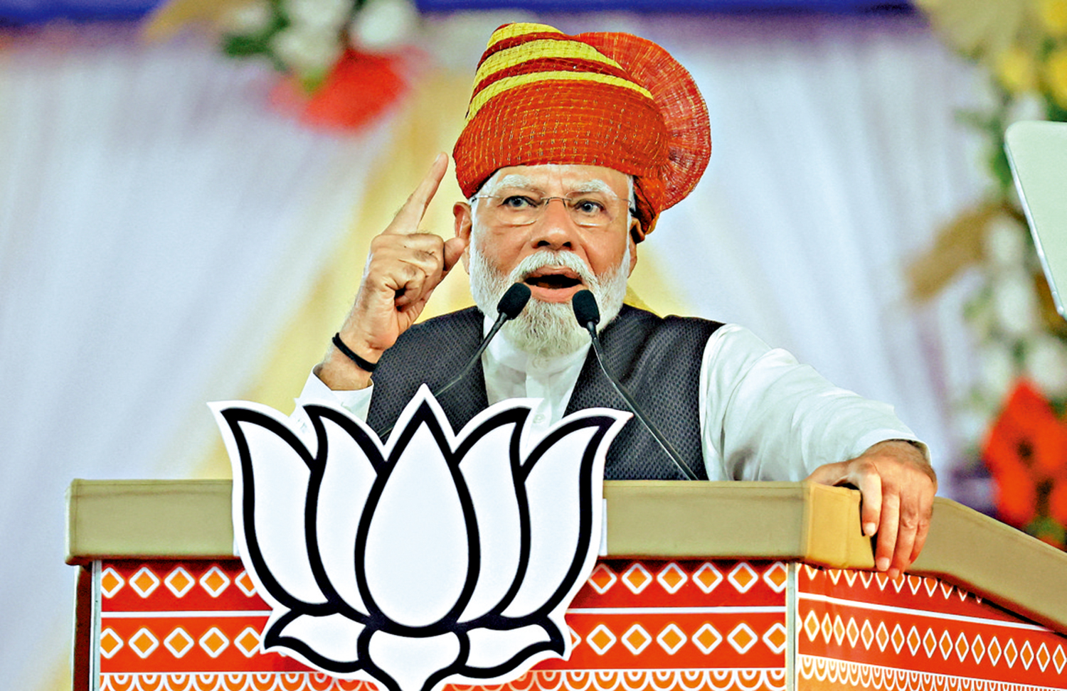 　　圖：印度總理莫迪1日在希馬特訥格爾的競選集會上演說。\路透社