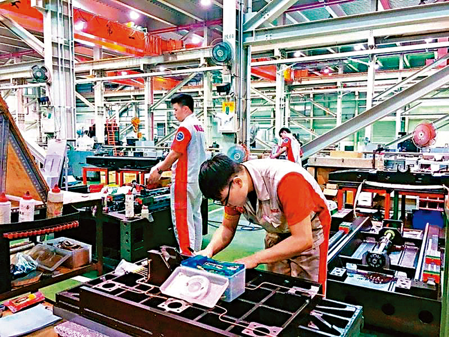 　　圖：台灣製造業疲軟，上市公司營收減少一成。\網絡圖片
