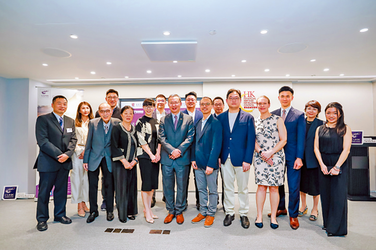 　　圖：中大家族企業研究中心昨獲香港家族辦公室協會和NxGen Visionaries捐款。