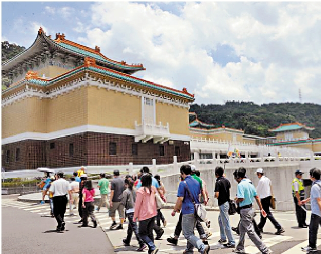 　　圖：民進黨當局大搞「去中國化」，妄圖破壞台北故宮的外觀。\資料圖片