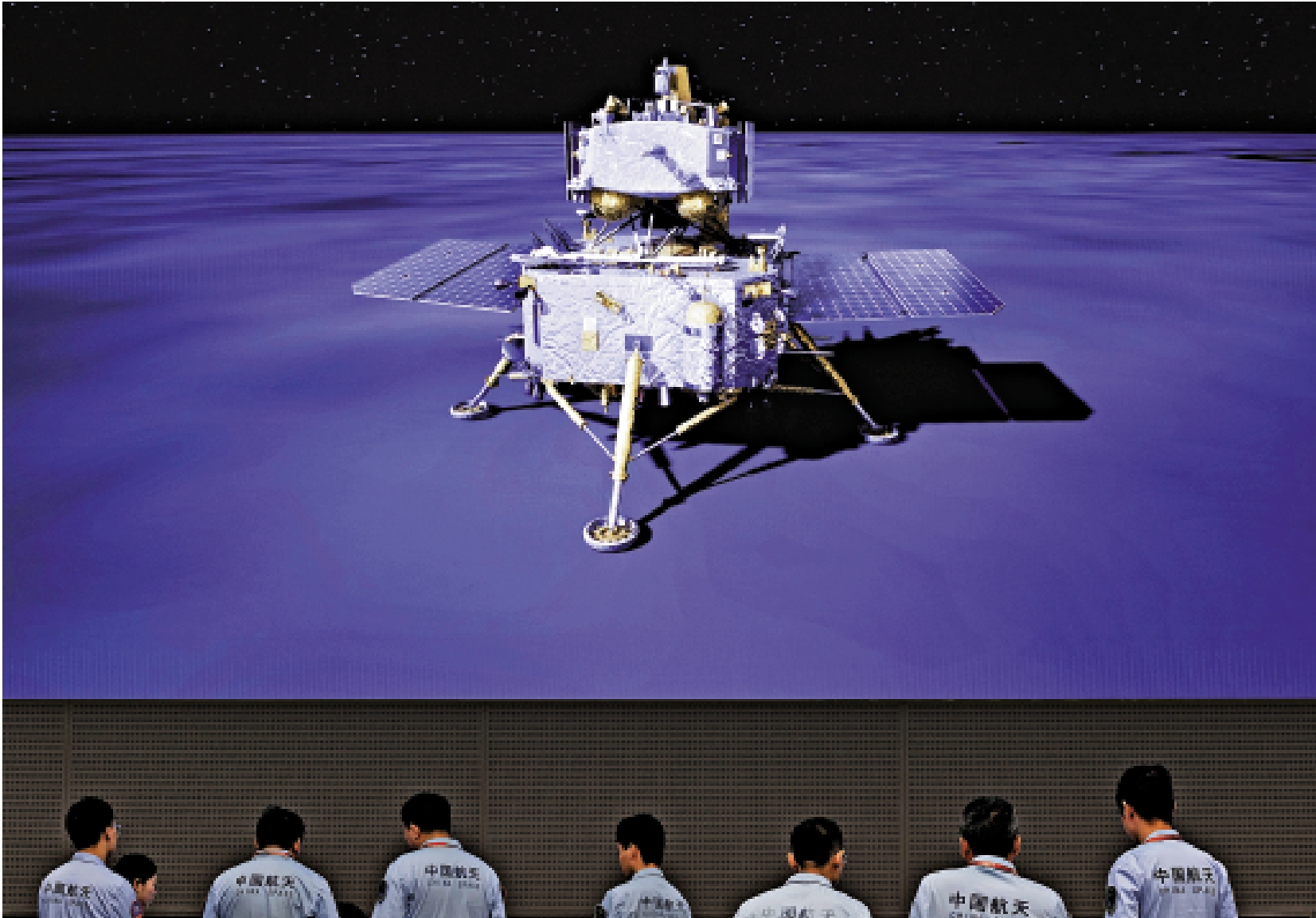 　　圖：6月2日，在北京航天飛行控制中心，工作人員在監測嫦娥六號着陸器和上升器組合體工作情況。\新華社