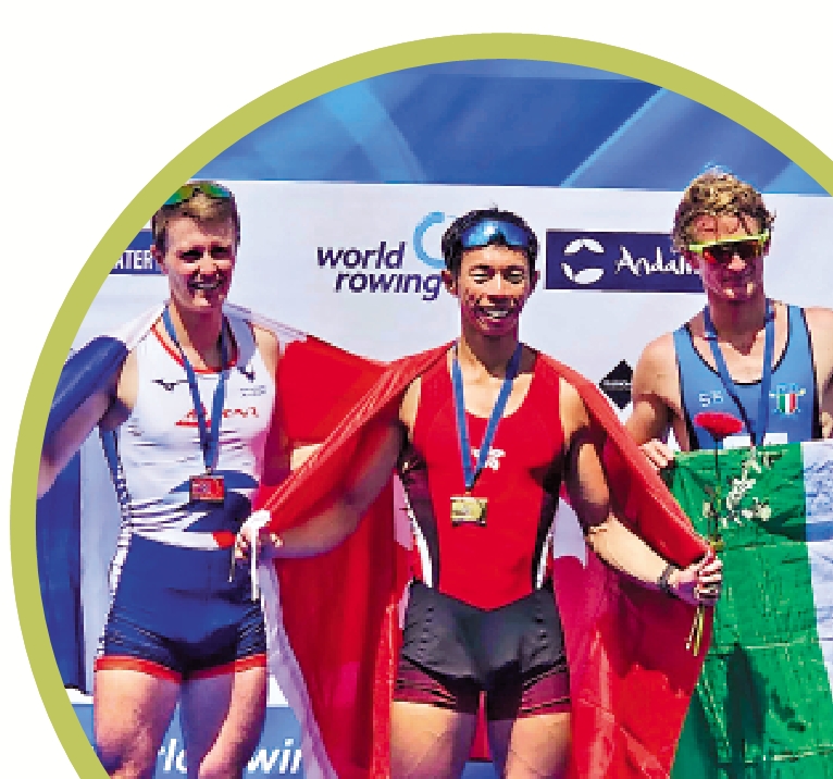 　　圖：趙顯臻（中）上月為香港首奪世界盃分站金牌。