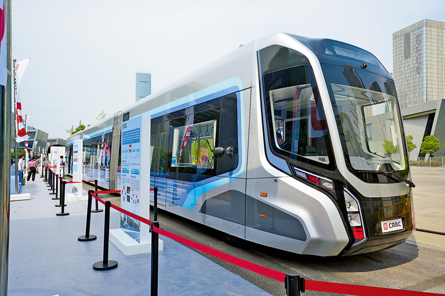 　　圖：6月13日，新型城市智慧快軌列車在南京亮相。\受訪者供圖