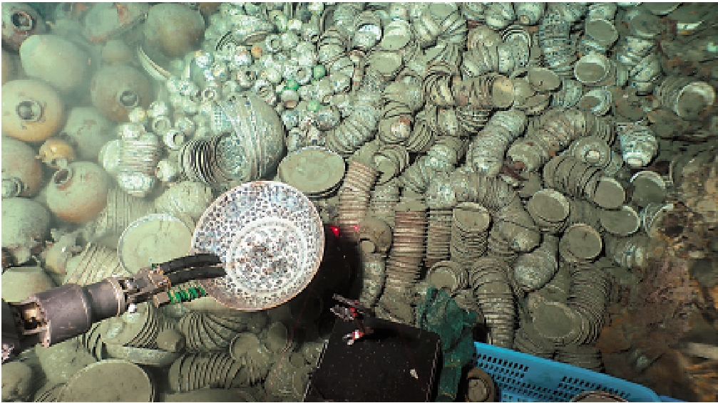 　　圖：水下文物提取。