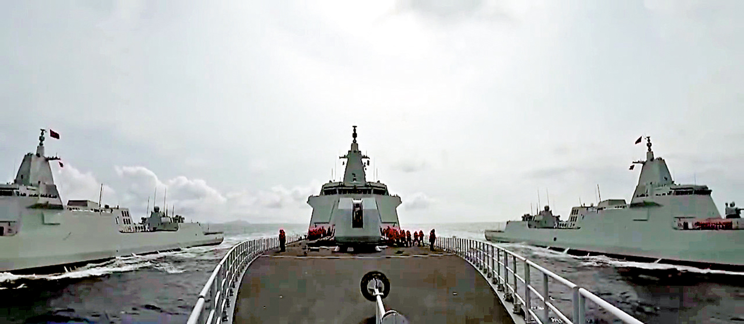 　　圖：自2020年055型服役以來，海軍首次公開同時出動3艘「萬噸大驅」進行演訓。