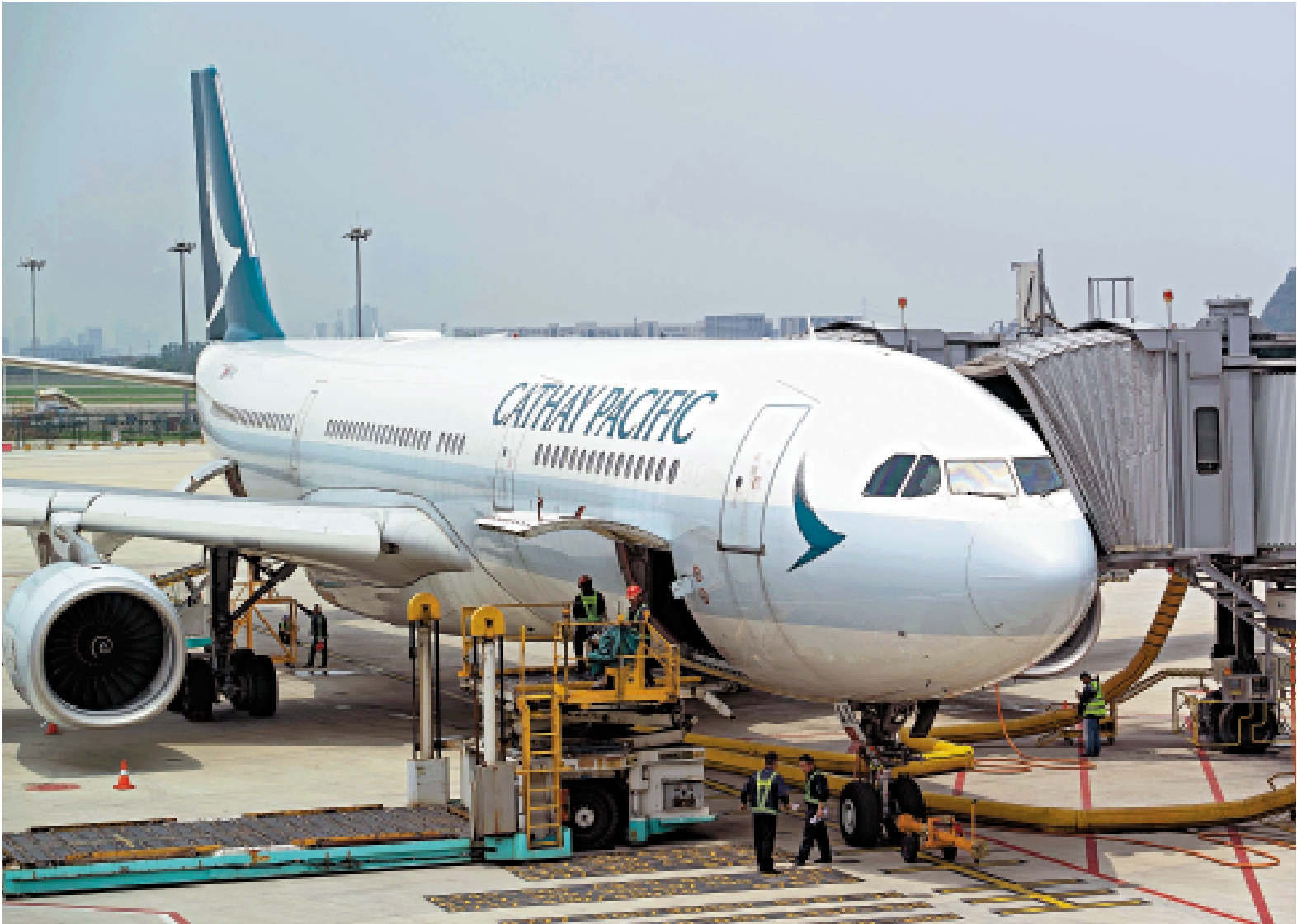 　　圖：國泰航空將於7月31日向特區政府全數回購餘下50%的優先股，涉款97.5億元。