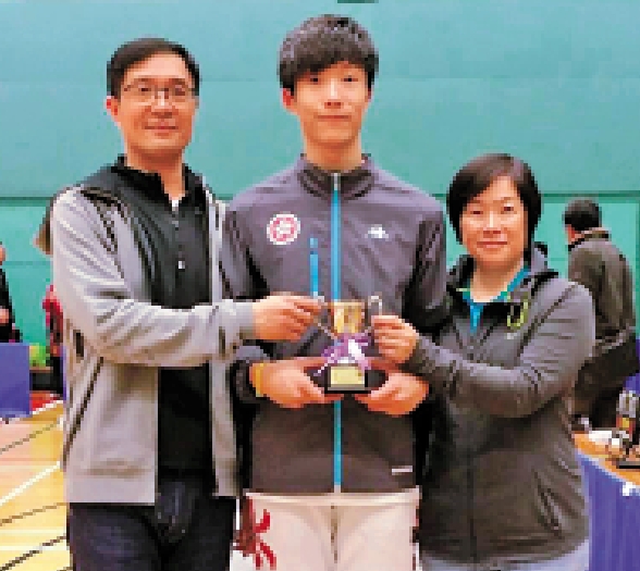 　　圖：張家朗的父母都是籃球健將，他繼承了父親的身高及運動細胞。