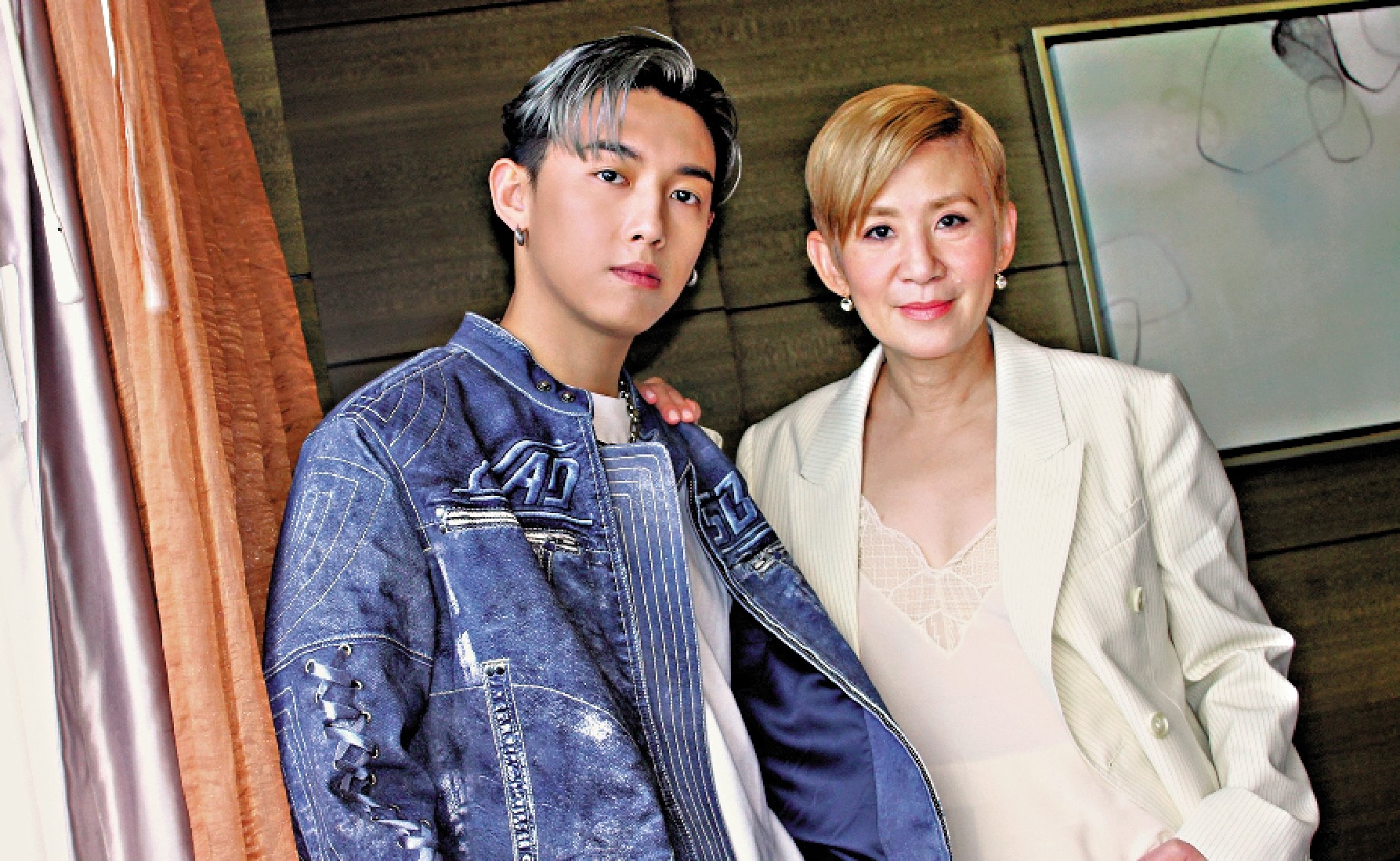 　　圖：吳君如（右）、張天賦首次合作。\大公報記者文霏霏攝