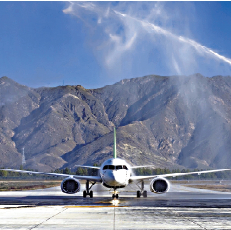 　　圖：9月19日，一架C919飛機從成都飛抵拉薩。\受訪者供圖