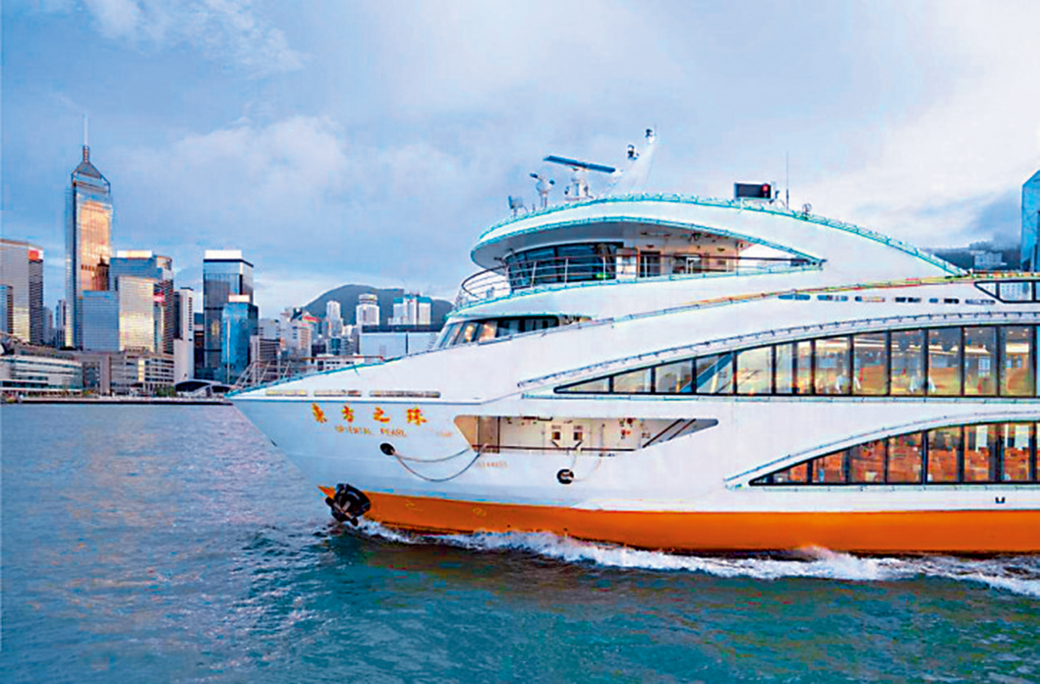 　　圖：10月1日生日的旅客可免費乘坐「東方之珠」號歡樂時光維港遊航班遊覽維港，同行旅客可享半價優惠。