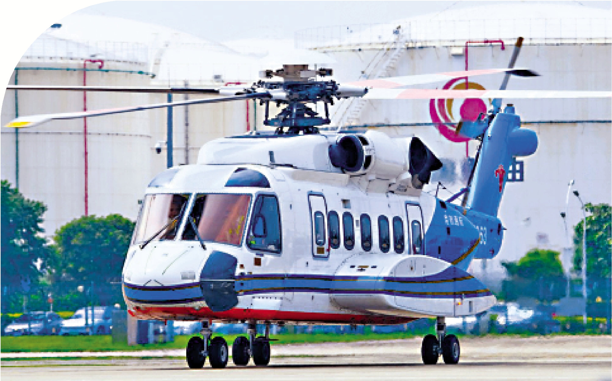 　　圖：「穗港跨境低空飛行航線」S92直升機客艙寬敞，能搭載19名乘客及2名機組人員。