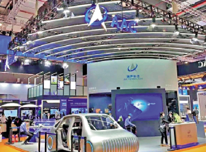 　　圖：瑞聲科技中期多賺2.57倍，跑贏其他手機設備股。