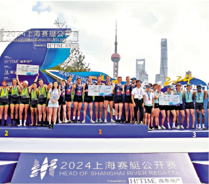 　　圖：中外選手蘇州河競速。\主辦方供圖