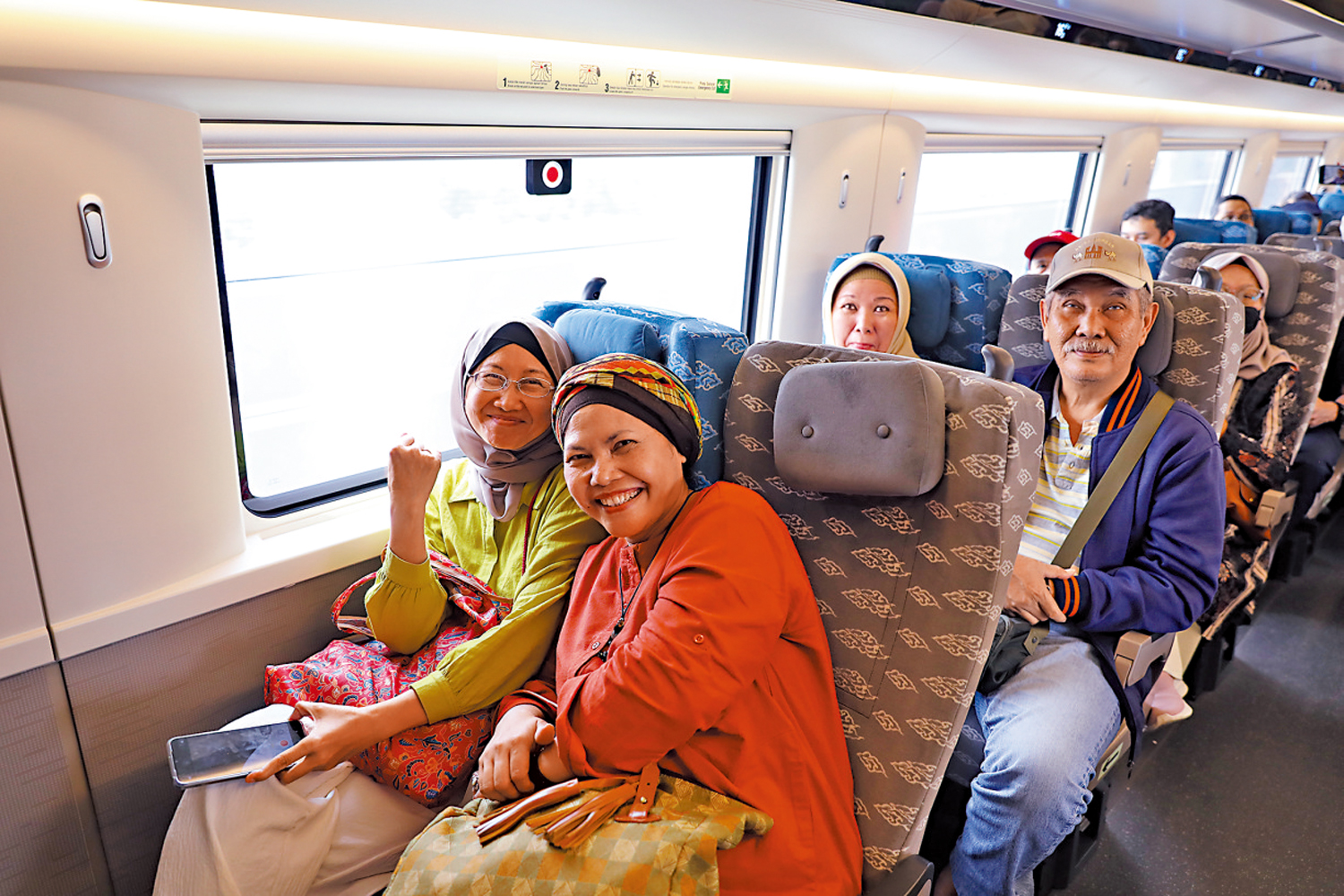 　　圖：印尼雅萬高鐵為沿線城市和民眾帶來加速奔向美好生活的新機遇。\香港中通社