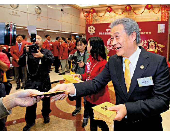 　　圖：張德熙表示，相信特區政府大力推動下，香港黃金交易量可望倍增。