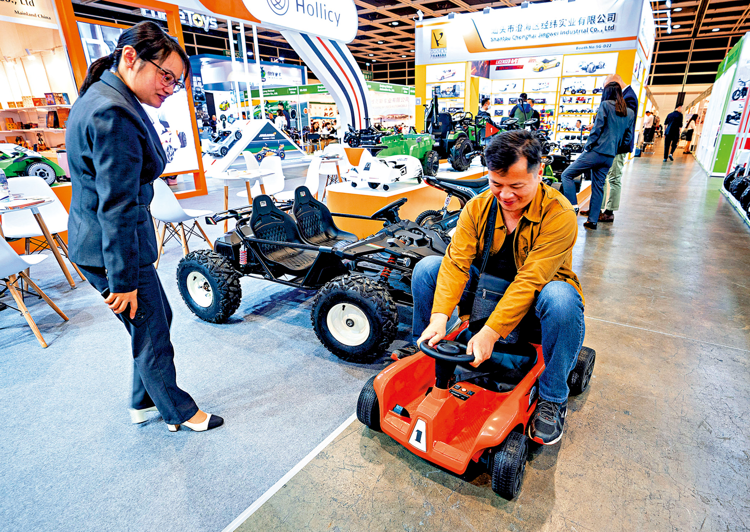 　　圖：特區政府增撥5億元推出「定期展覽獎勵計劃2.0」，支持新設及國際性大型展覽，推動盛事經濟和會展業發展。