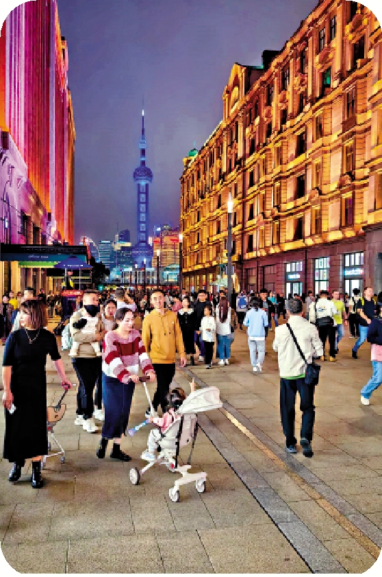 　　圖：上海南京路步行街一景。\作者攝