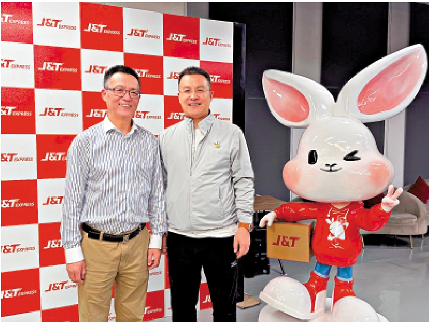 　　圖：極兔集團副總裁后軍儀（左）及極兔泰國行政總裁霍文生。\大公報記者李潔儀攝