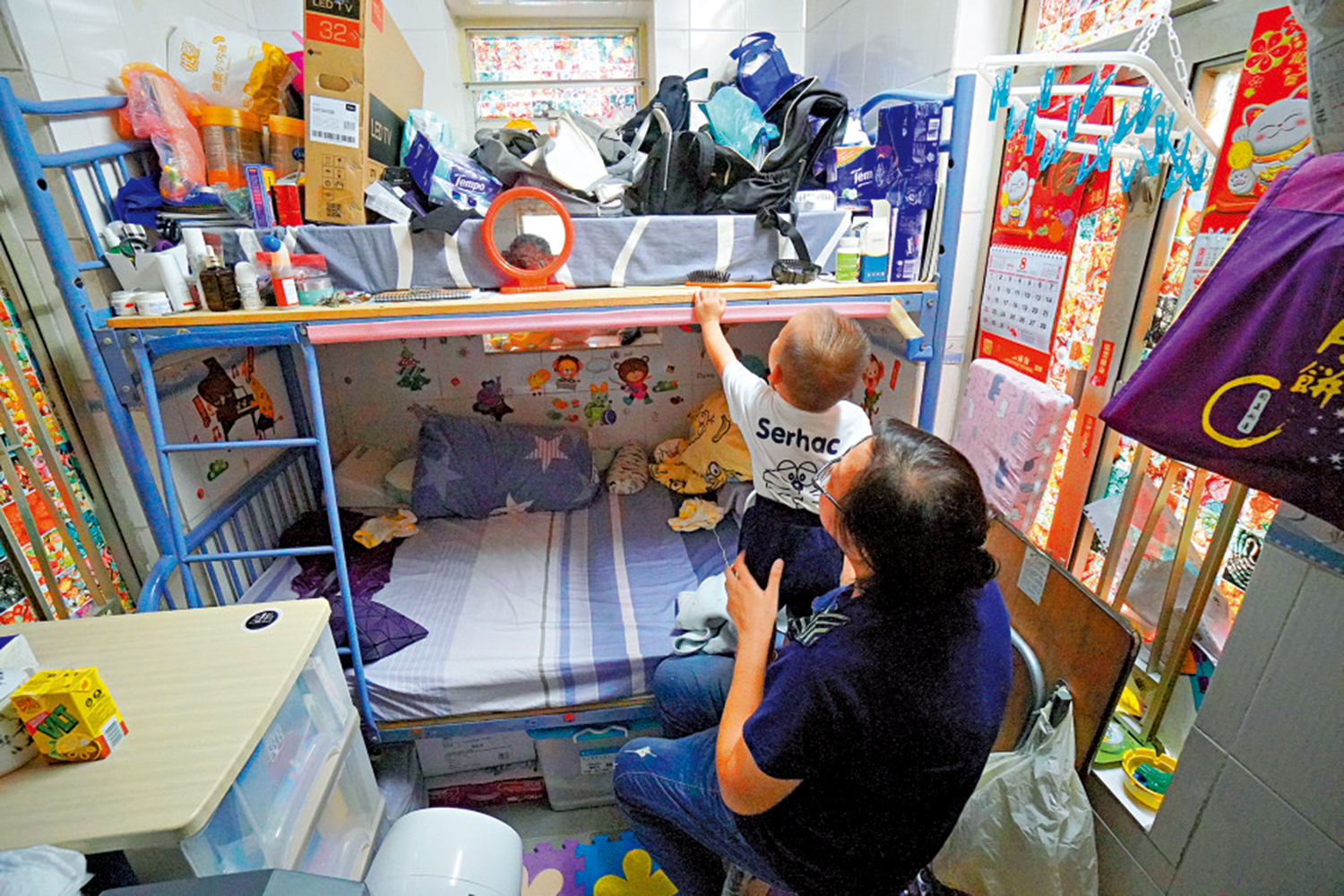 　　圖：政府推展「簡樸房」規管制度，逐步取締劣質劏房。