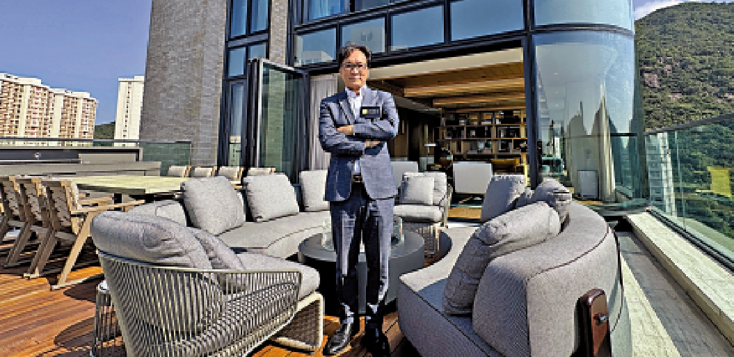 　　圖：宿陽（左一）表示，2024年是香港從全球融資中心向全球財富管理中心轉型的關鍵之年。旁為刁智海（左二）、鍾竟誠（左三）、李治國（右三）。