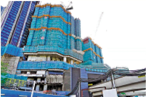 　　圖：大圍站柏傲莊Ⅲ項目，預計重建完工日期一再延遲。